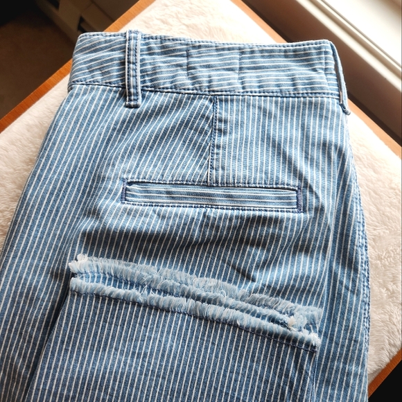 Gap Straight Khaki Cropped - Picture 9 of 9